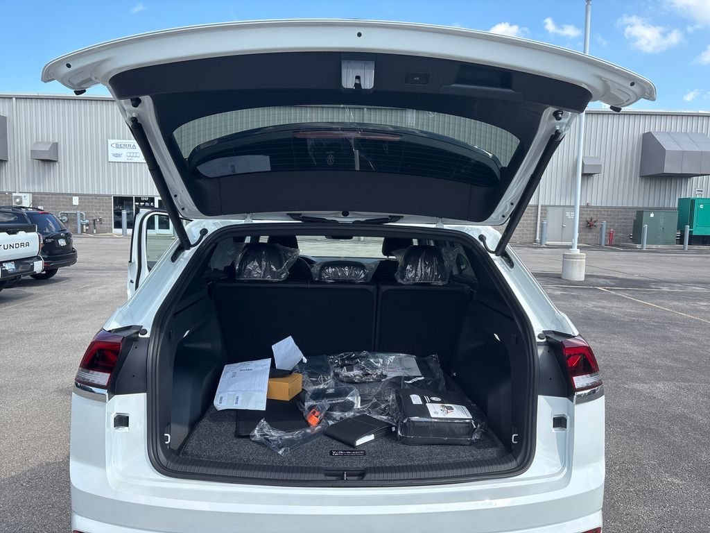 New 2026 White/off-white Volkswagen 2.0T SEL Premium R-Line image 19
