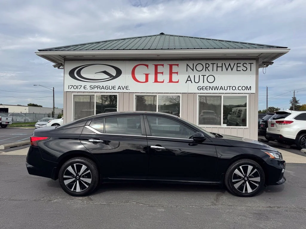 Used 2021 Nissan Altima SV with VIN 1N4BL4DWXMN413077 for sale in Liberty Lake, WA