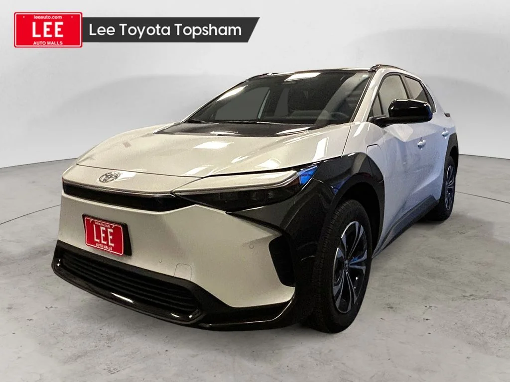 Used 2024 Pearl Toyota XLE image 1
