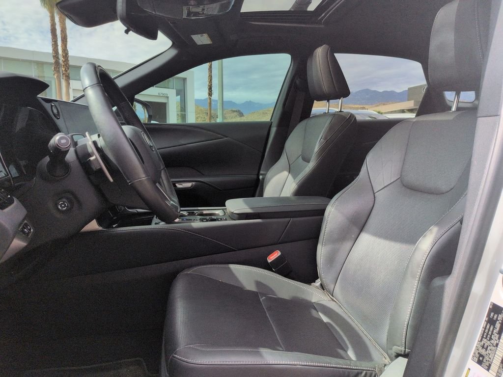 Used 2024 White Lexus 350 Premium Plus image 17
