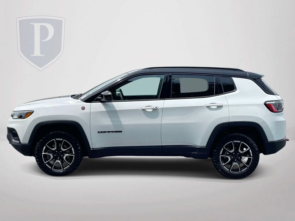Certified Used 2025 White Jeep Trailhawk image 5