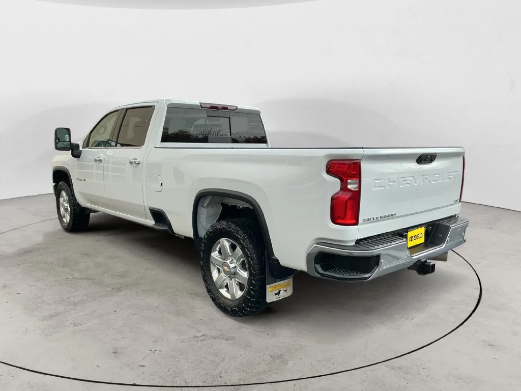 Used 2022 SUMMIT WHITE Chevrolet LTZ image 11