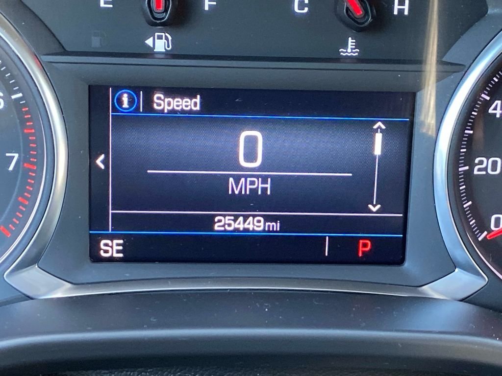 Used 2023 Silver GMC SLE image 33