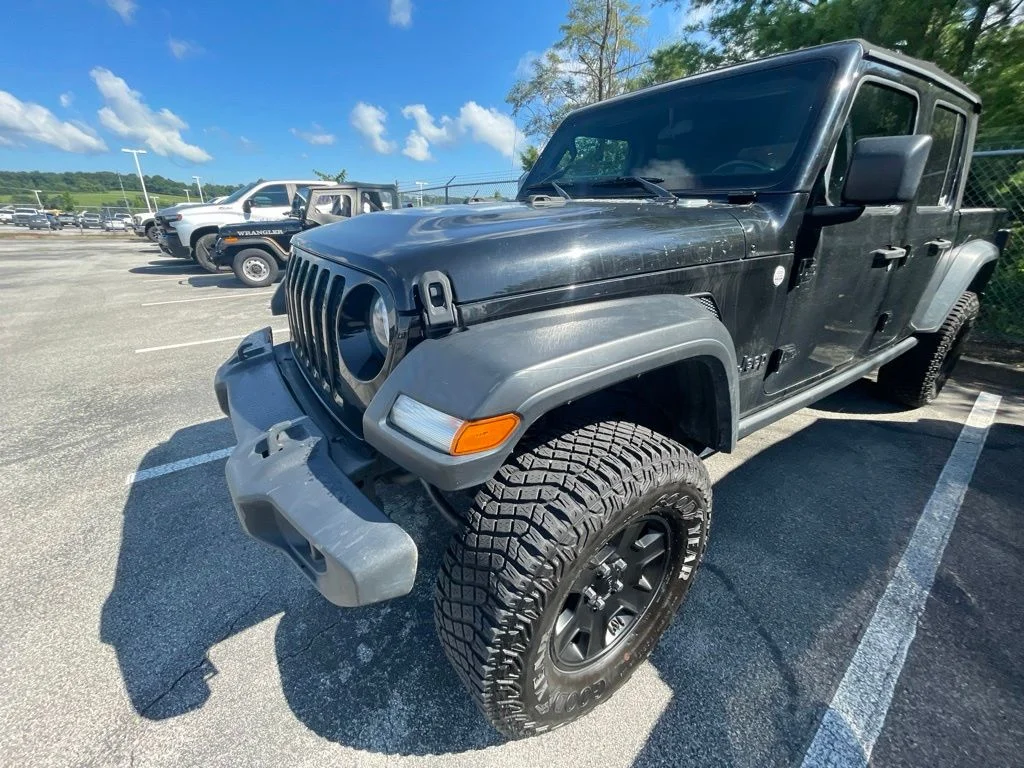 Used 2020 Black Jeep Sport image 17