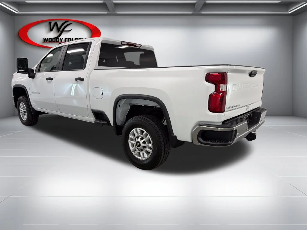 New 2026 Summit White Chevrolet WT image 8