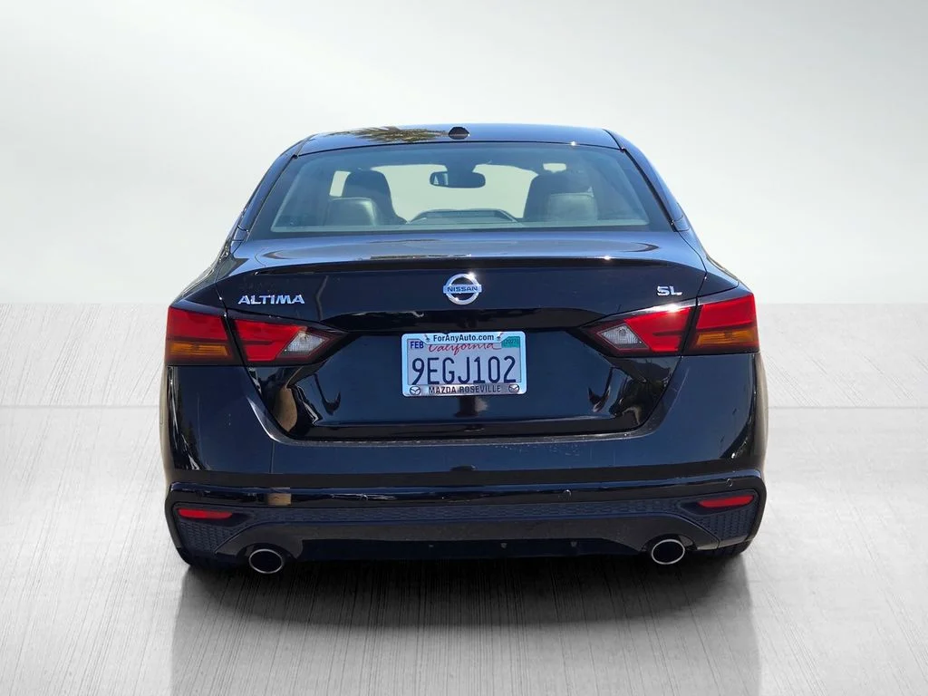 Used 2019 Black Nissan 2.5 SL image 5