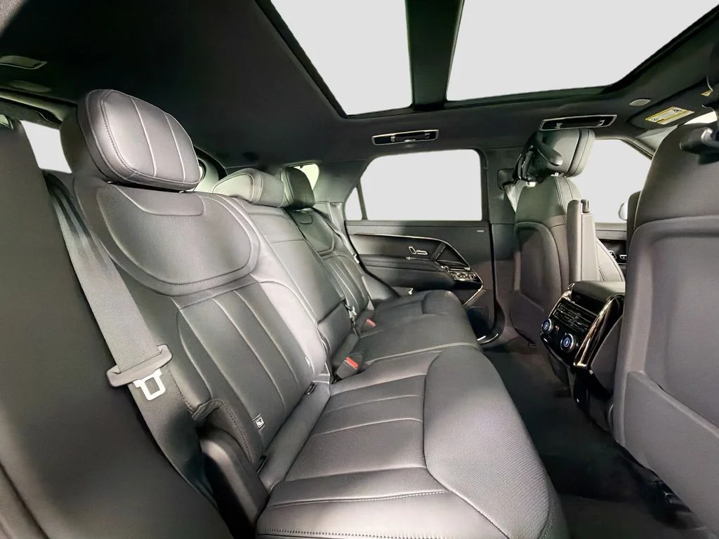 New 2026 Carpathian Grey Land Rover Dynamic SE image 29