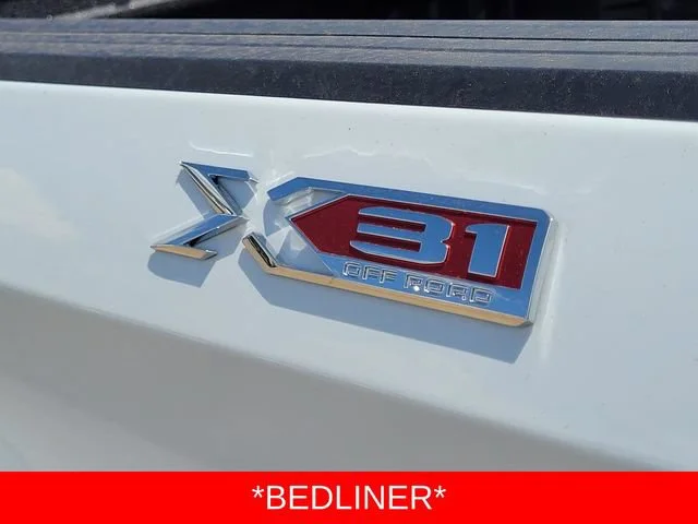 2026 GMC Sierra 1500 SLT - Photo 8