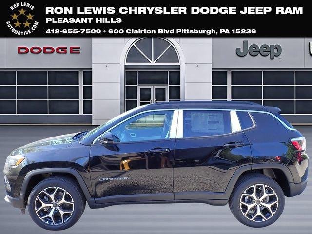 New 2026 Diamond Black Crystal Pearl-Coat Exterior Paint Jeep Limited image 1