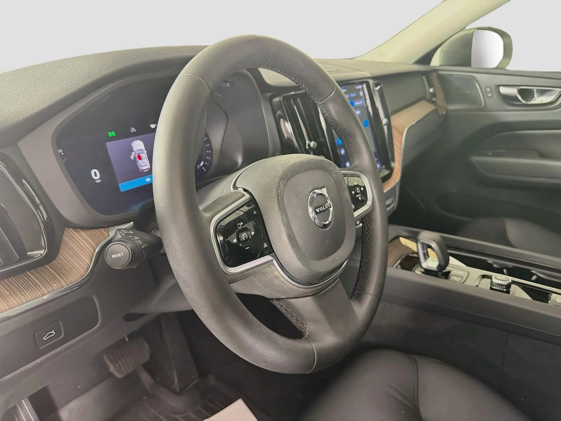 Certified Used 2023 Silver Dawn Volvo Plus image 10