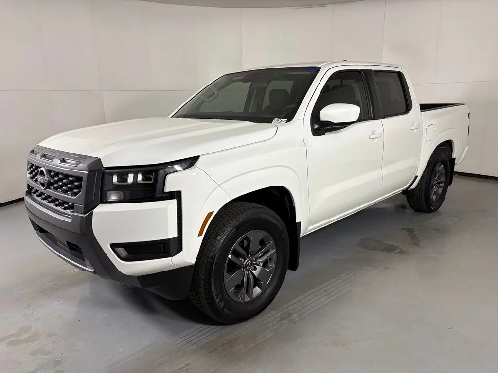 New 2026 Glacier White Nissan Crew Cab SV image 4
