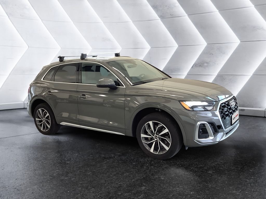 2023 Audi Q5 45 Premium Plus's photo