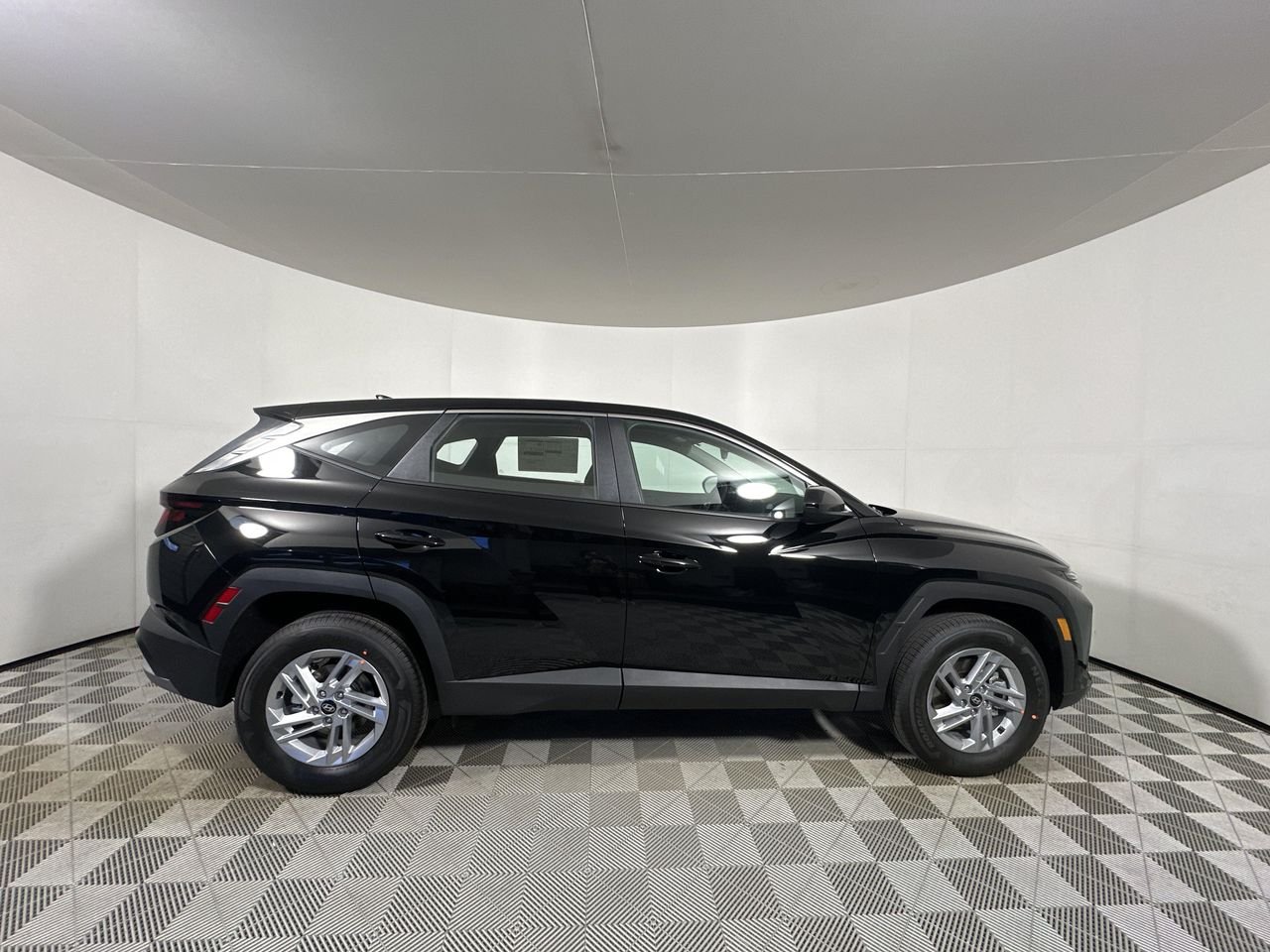 New 2026 Phantom Black Hyundai SE image 8