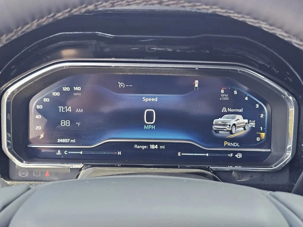 Used 2025 Cypress Gray Chevrolet LT image 22