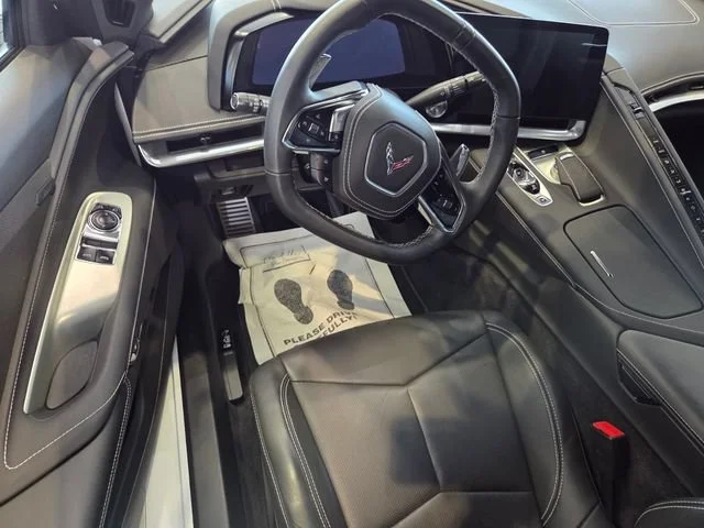 Used 2025 Arctic White Chevrolet 1LT image 5