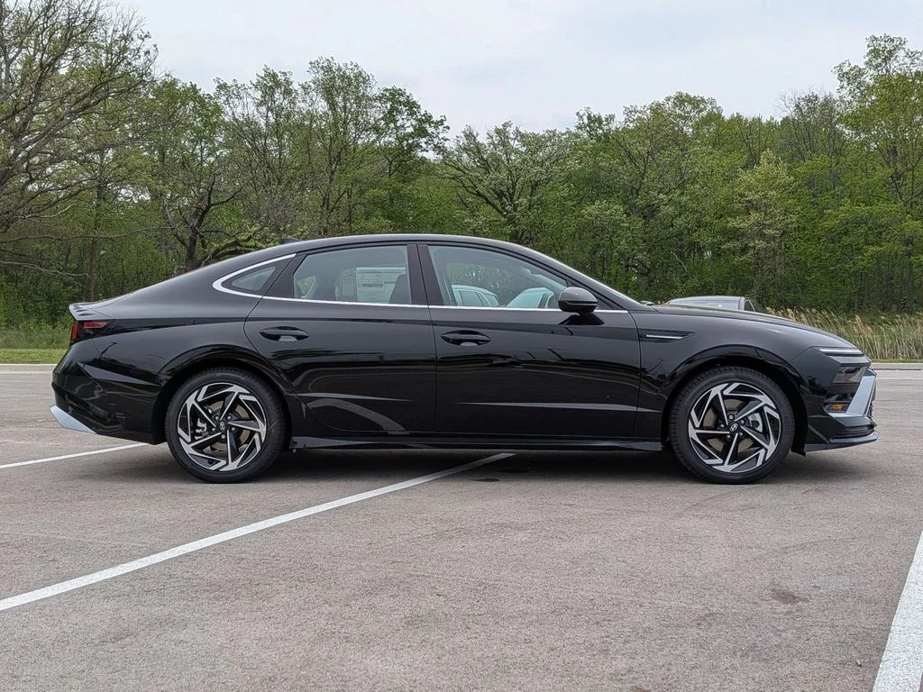New 2026 Black Hyundai SEL Sport image 8