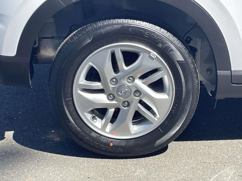 New 2026 White Hyundai SE image 7