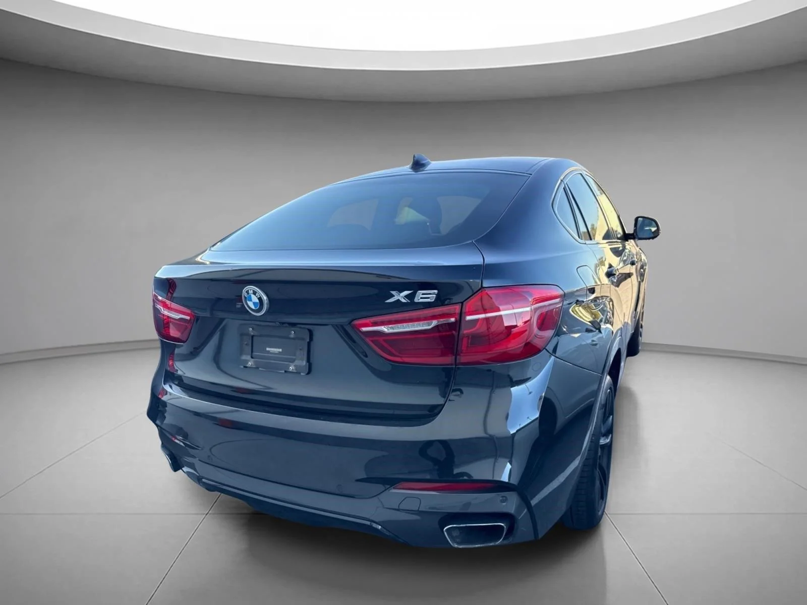 Used 2018 Black Sapphire Metallic BMW xDrive35i image 12