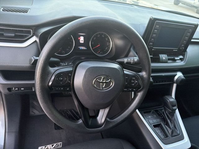 2021 Toyota RAV4 LE - Photo 15