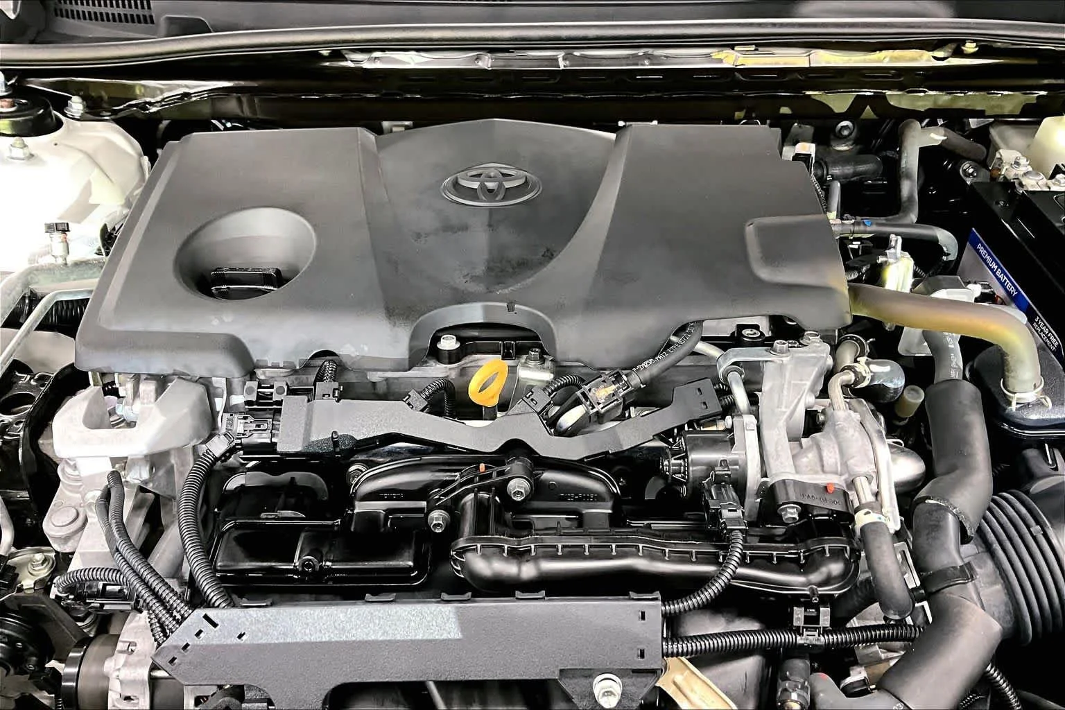 Used 2020 Wind Chill Pearl Toyota XSE image 31