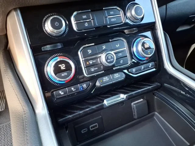 2024 GMC Yukon Denali - Photo 22