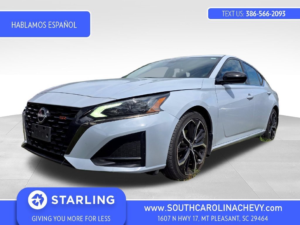 Used 2023 Gray Nissan SR FWD image 1