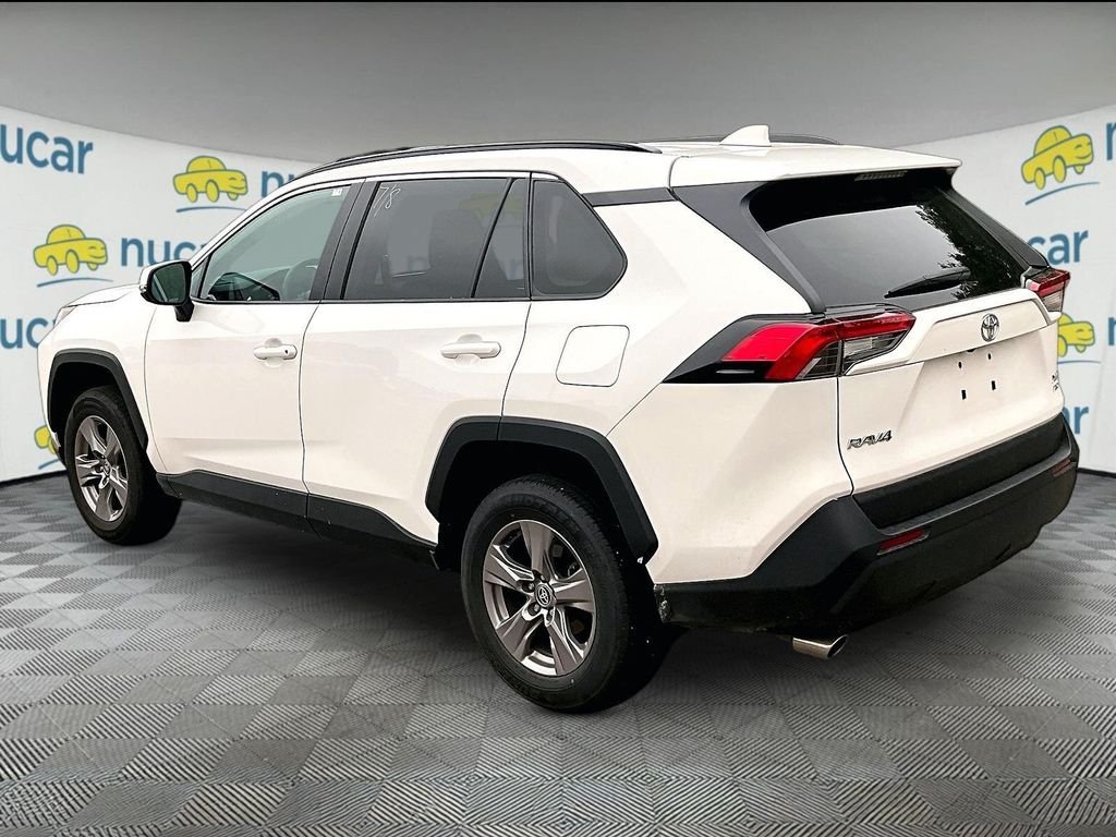 Used 2025 White Toyota XLE image 5