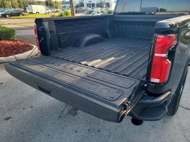 Used 2024 Black Chevrolet High Country image 11