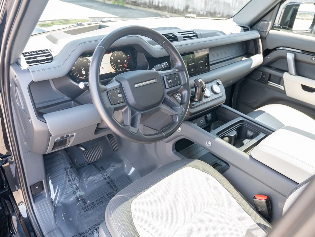 Certified Used 2024 Black Land Rover X-Dynamic SE image 12