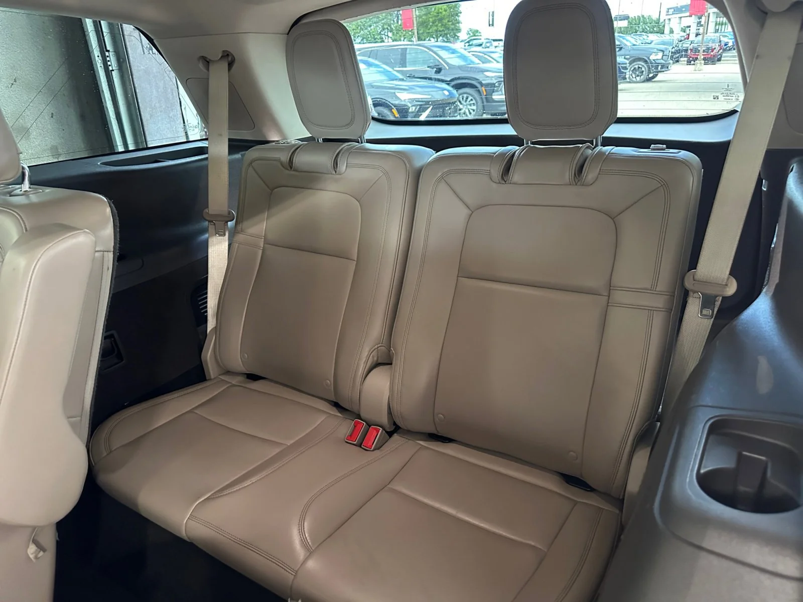 Used 2020 Blue Diamond Metallic Lincoln Reserve image 25