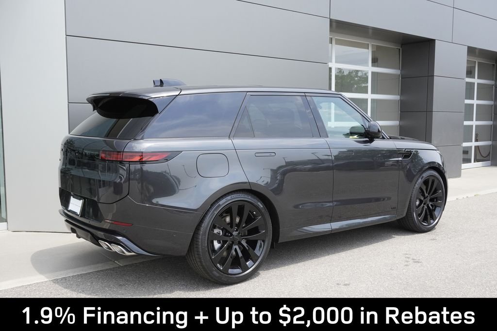 New 2026 Carpathian Grey Land Rover Dynamic SE image 4