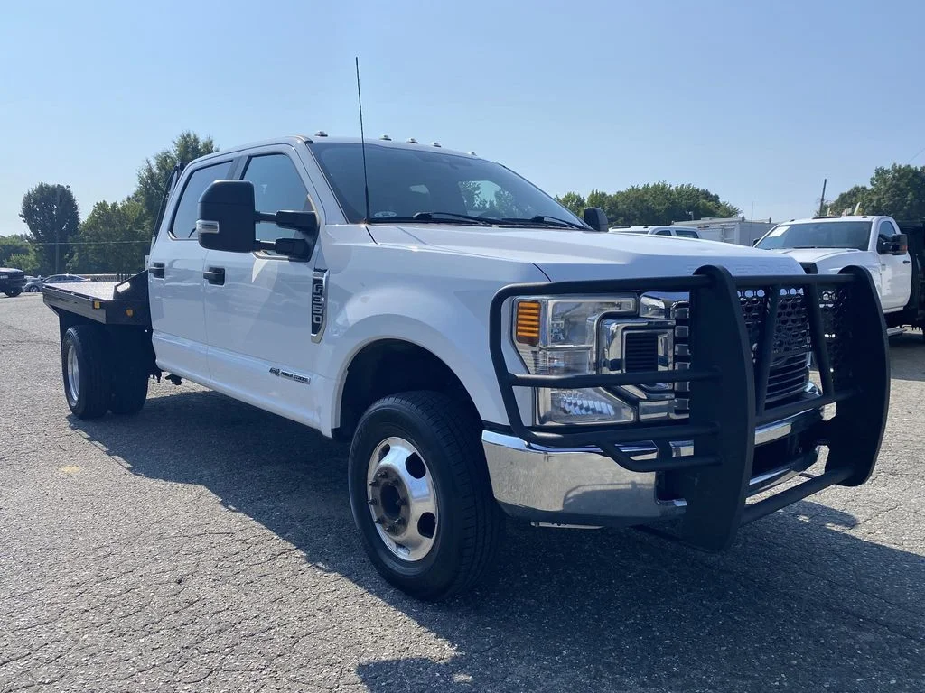 Used 2022 White Ford XL image 2