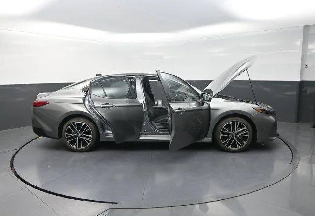 Used 2026  Toyota XLE image 46