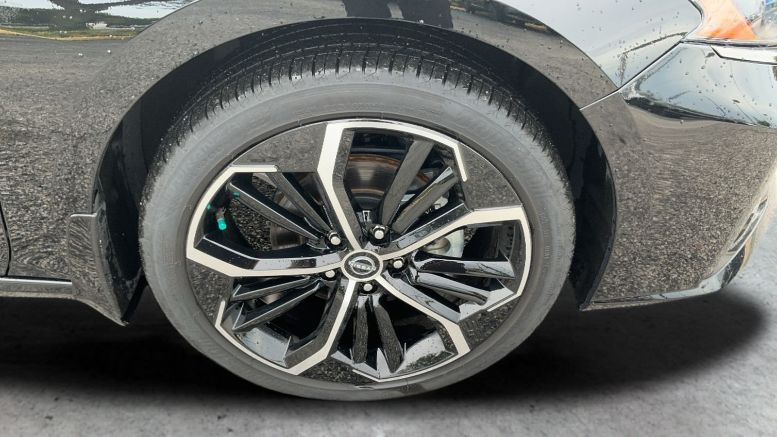 Used 2025 Super Black Nissan 2.5 SR image 41