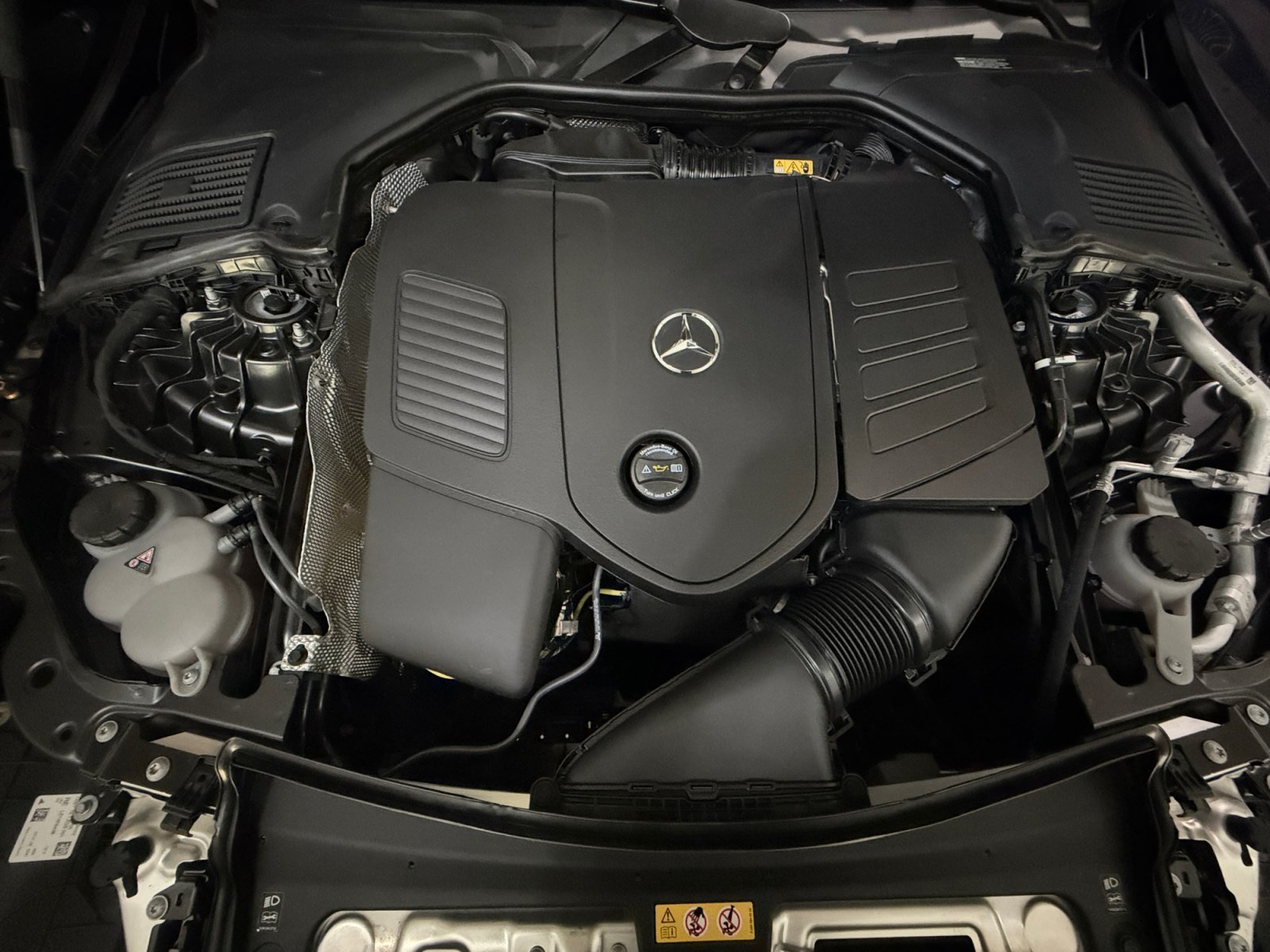 New 2026 MANUFAKTUR exclusive graphite grey magno Mercedes-Benz C 300 image 45