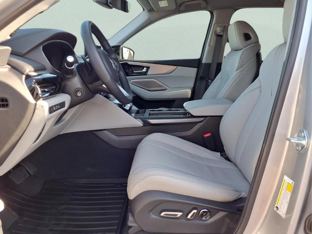 Used 2026 Solar Silver Metallic Acura Technology Package image 9