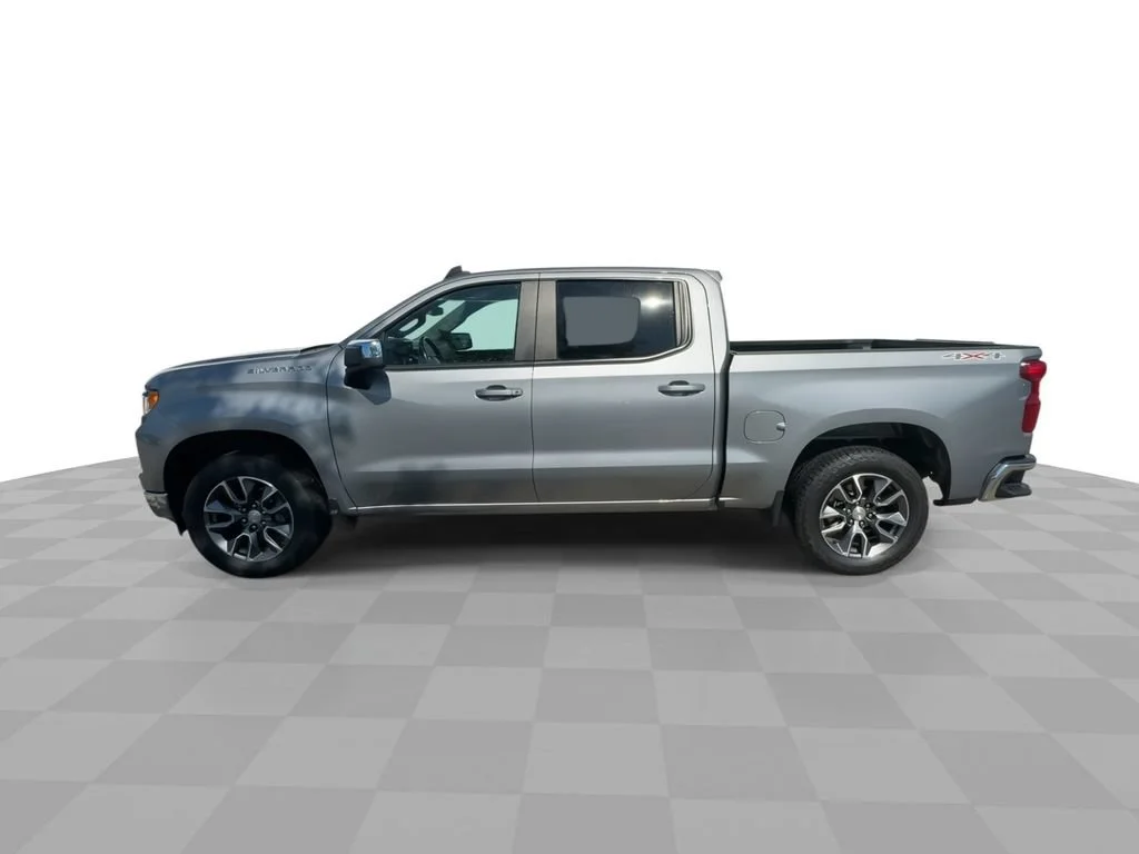 Used 2024 Sterling Gray Metallic Chevrolet LT (2FL) image 5