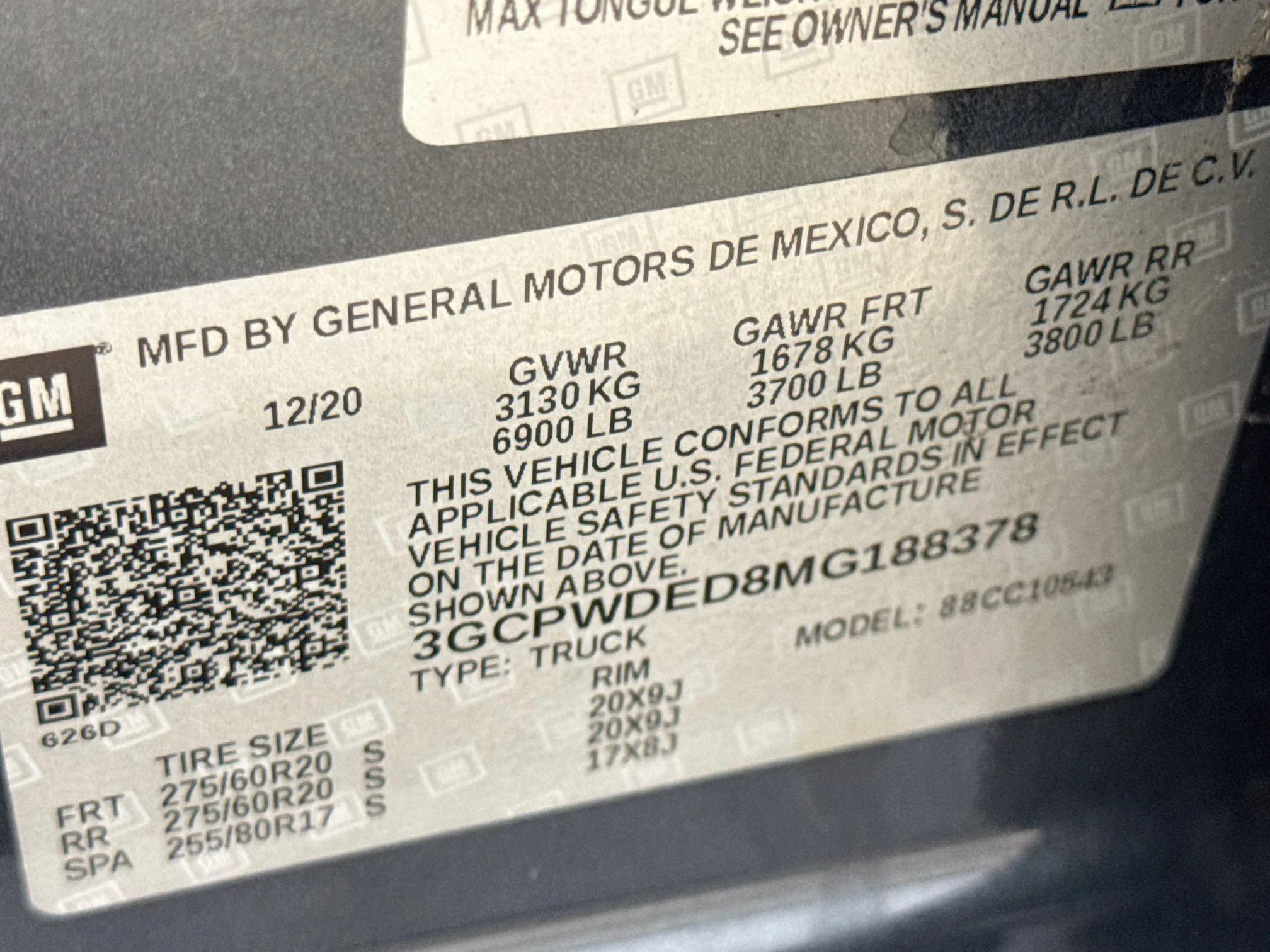 Used 2021 SHADOW GRAY METALLIC Chevrolet RST image 33