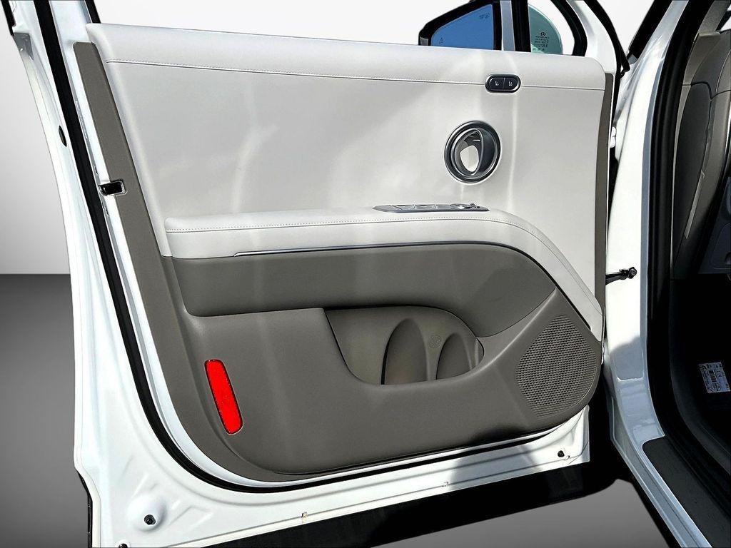 New 2026 White Hyundai Limited AWD image 19