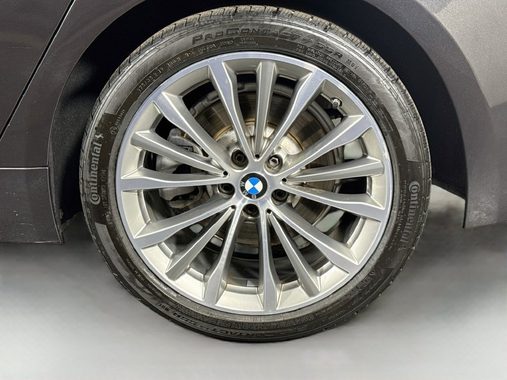 Used 2021 Dark Graphite Metallic BMW 530i image 33