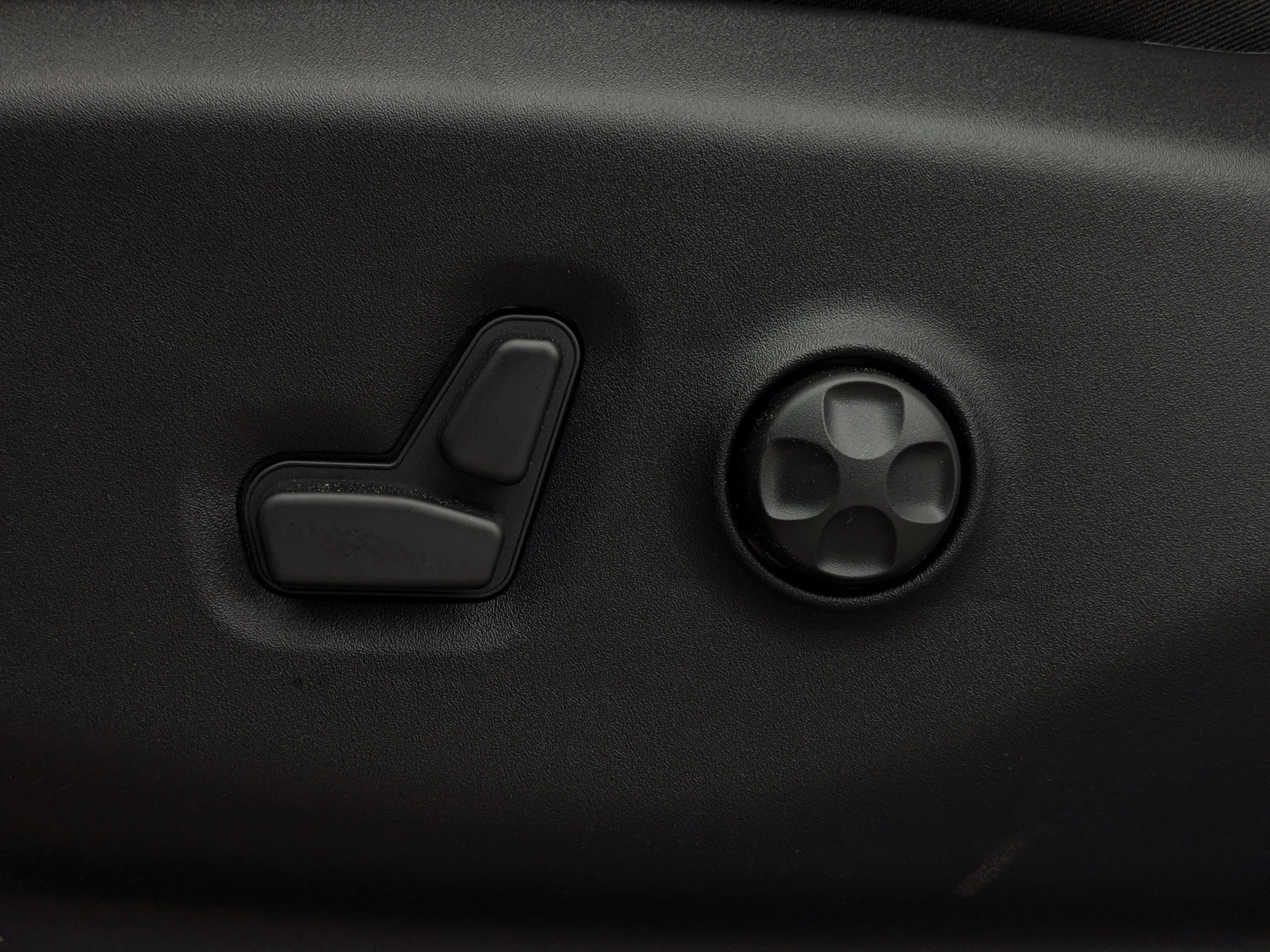 New 2026 Black Chrysler Select AWD - - Full Sunroof - S Appearance - 360 Camera - Remote Start & tons more! image 14