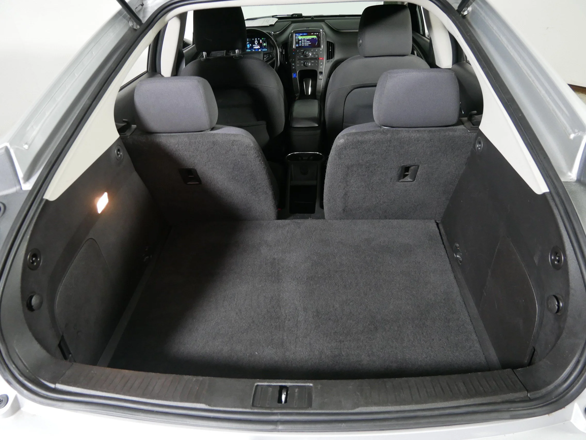 Used 2015 Silver Ice Metallic Chevrolet  image 18