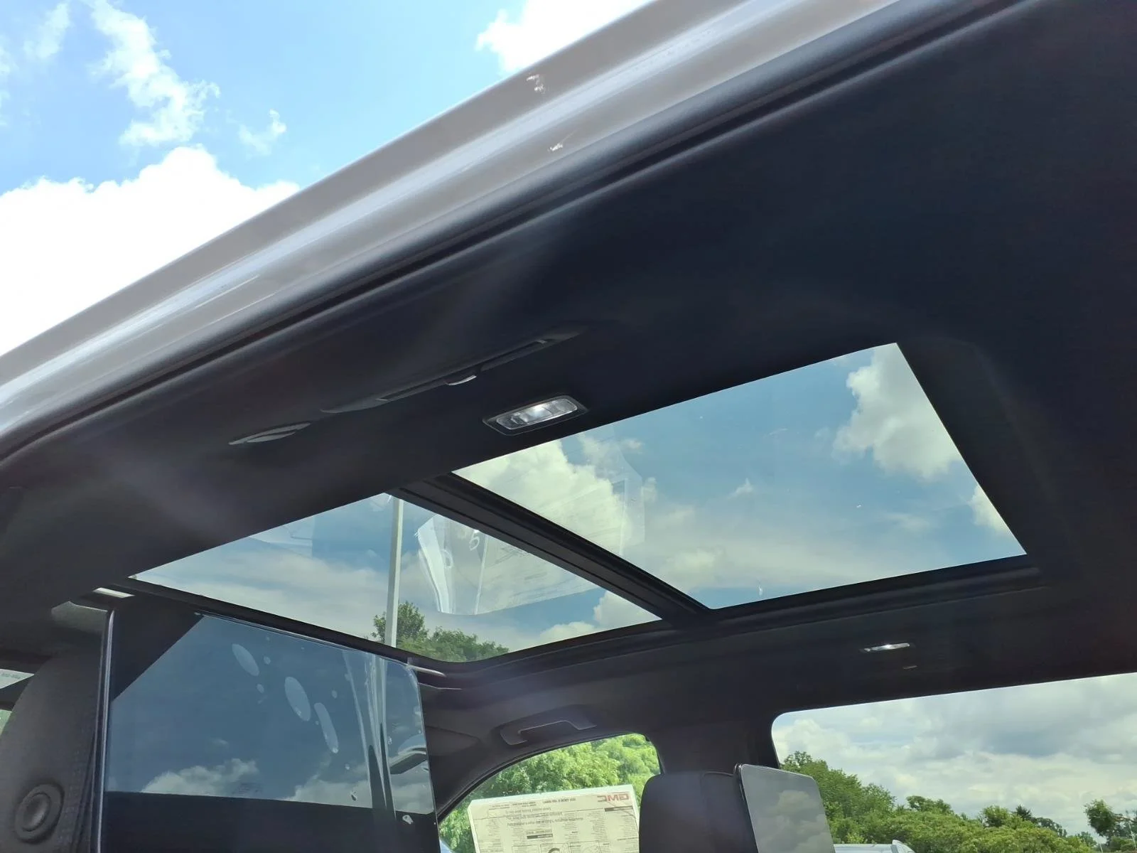 2026 GMC Yukon XL Denali - Photo 6