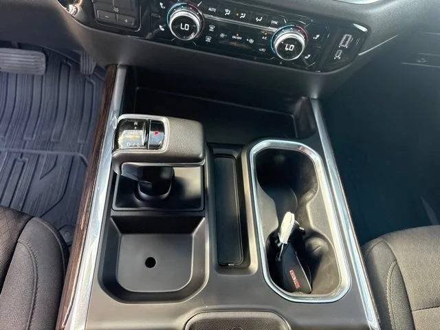 Used 2022 SUMMIT WHITE GMC Elevation image 24