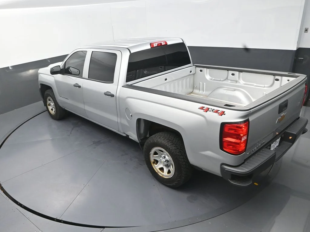 Used 2018 Silver Chevrolet WT image 17