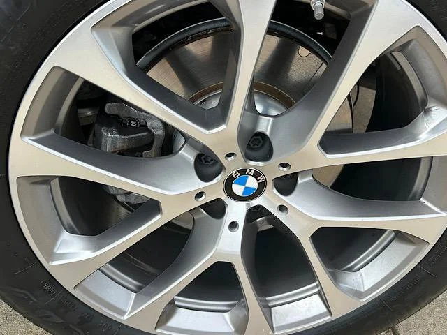 Certified Used 2024 Mineral White Metallic BMW xDrive40i image 33