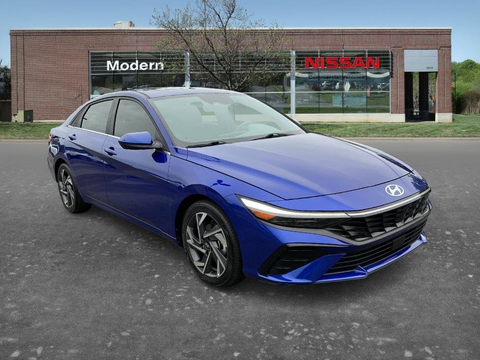 Used 2024 Intense Blue Hyundai SEL image 5
