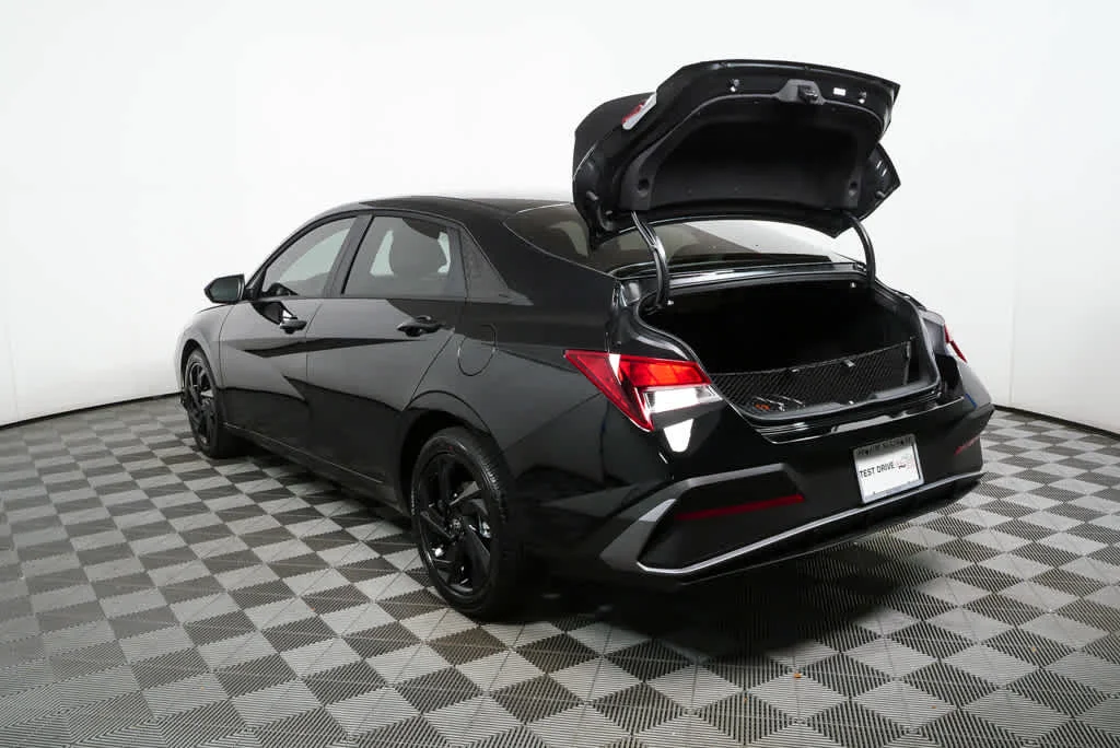 New 2026 Abyss Black Hyundai SEL Sport image 6