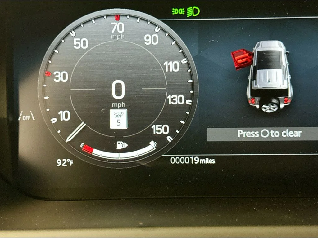 New 2026 Fuji White Land Rover X-Dynamic SE image 12