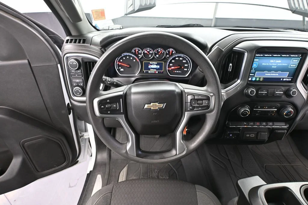 Used 2022 White Chevrolet LT image 20